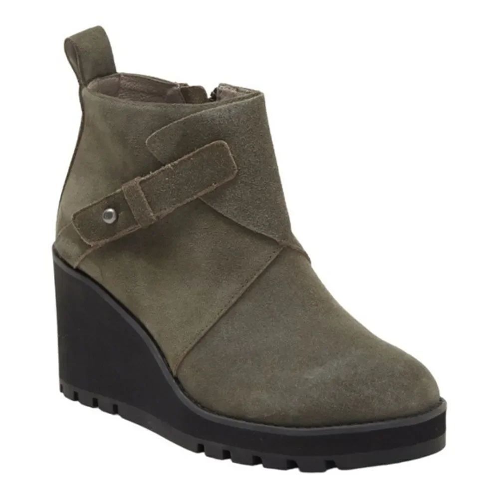 Eileen Fisher tinker wedge suede bootie In Dark Moss NWB.